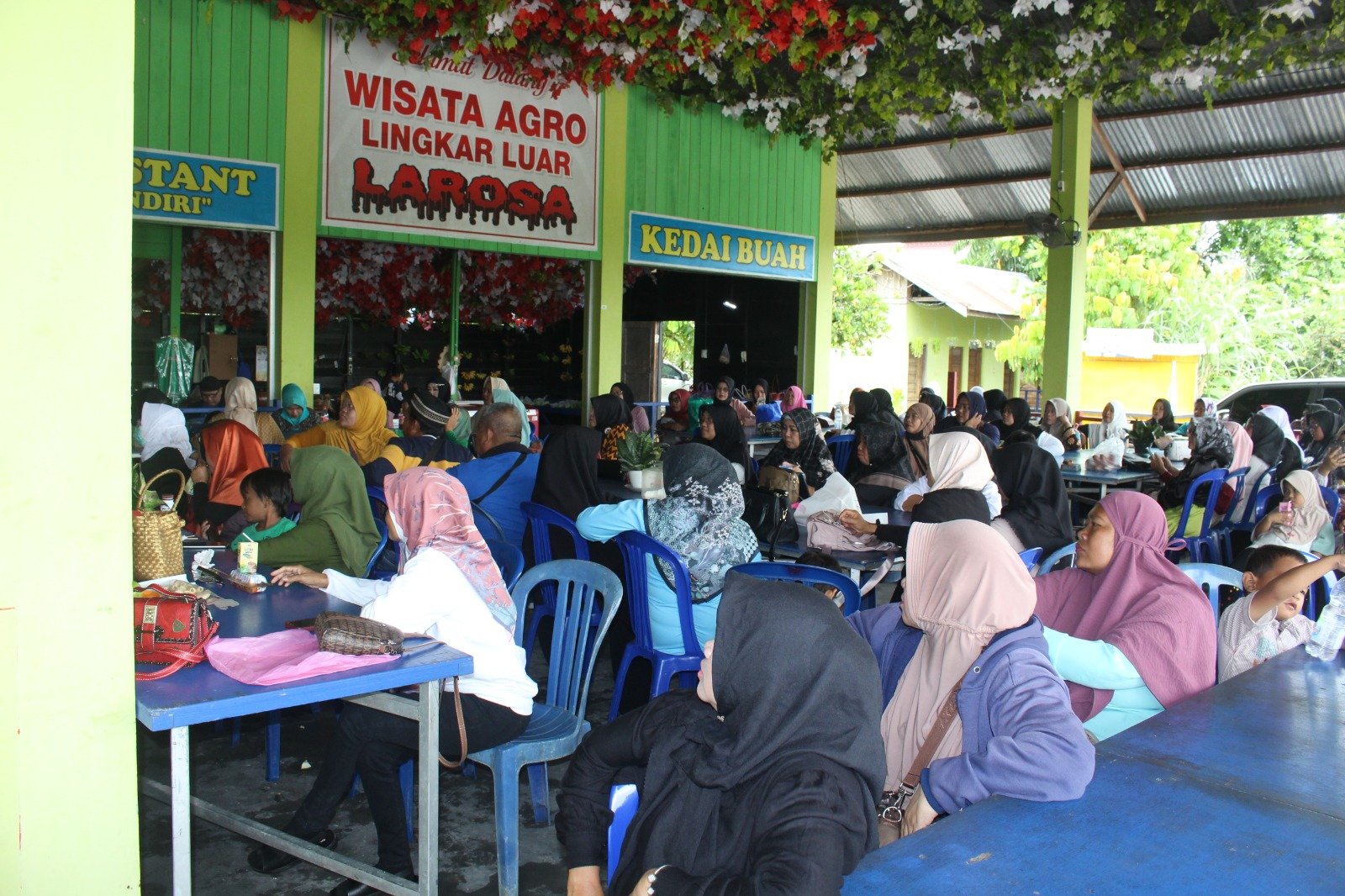100 UMKM Bukit Tunggal Kota Palangkaraya Terima Sertifikat Halal