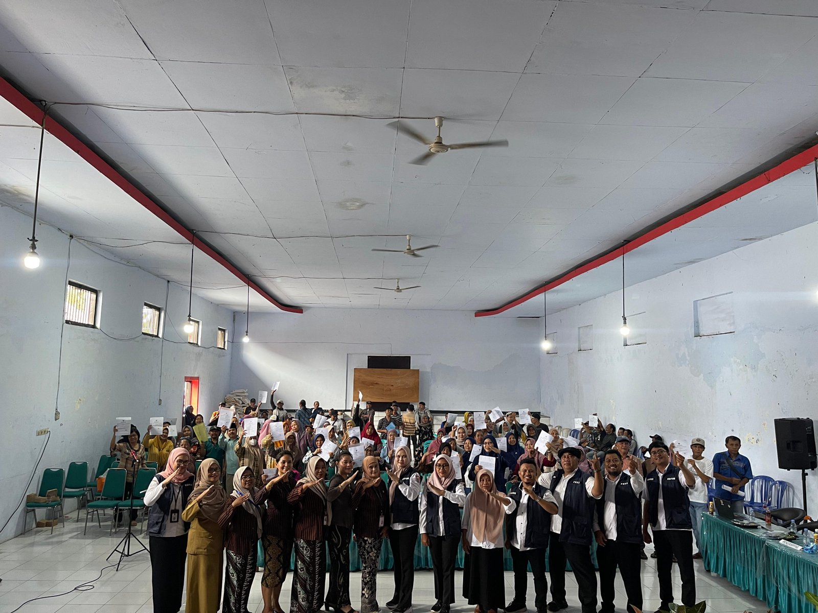 Penyerahan 400 NIB dan Sosialisasi MERK, PIRT, HALAL bagi Pelaku Usaha Kecamatan Dampit, Kabupaten Malang, Provinsi Jawa Timur