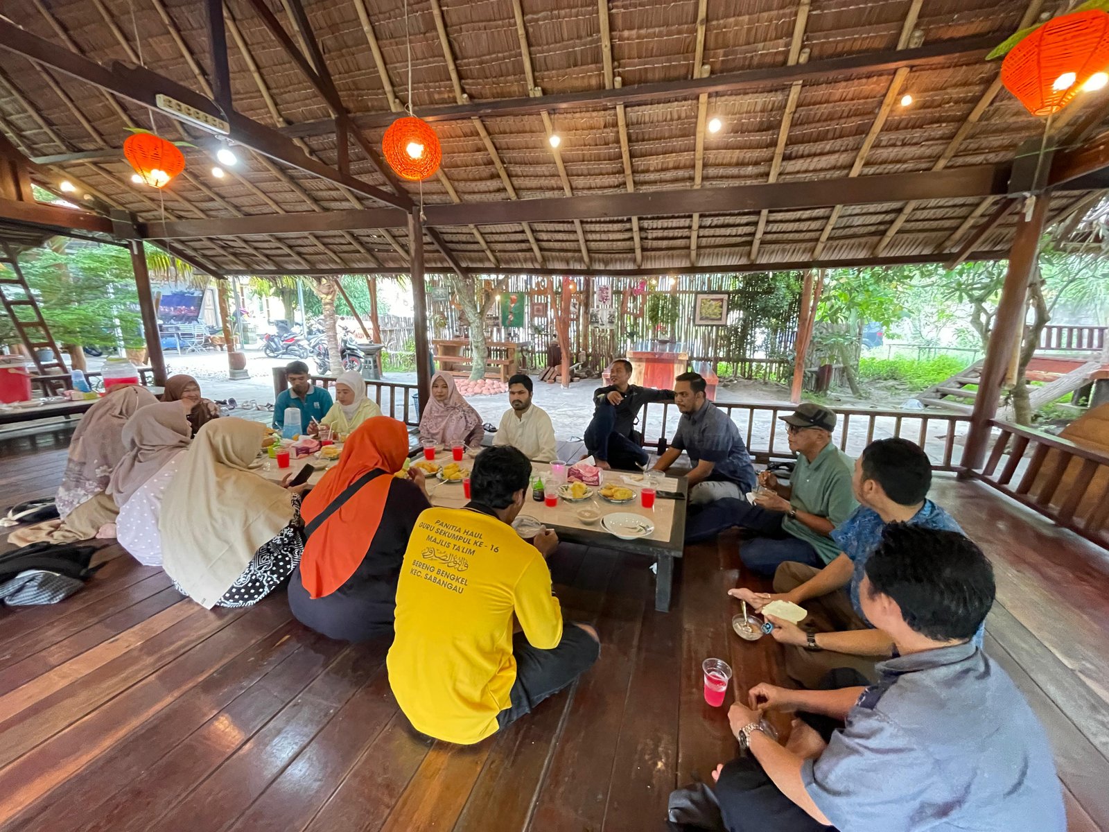 "Memperkenalkan Kepemimpinan Baru: Pendamping Proses Produk Halal Kalteng dan Dinamika Anggota HCCM dalam Pendampingan Produk Halal di Kalimantan Tengah"