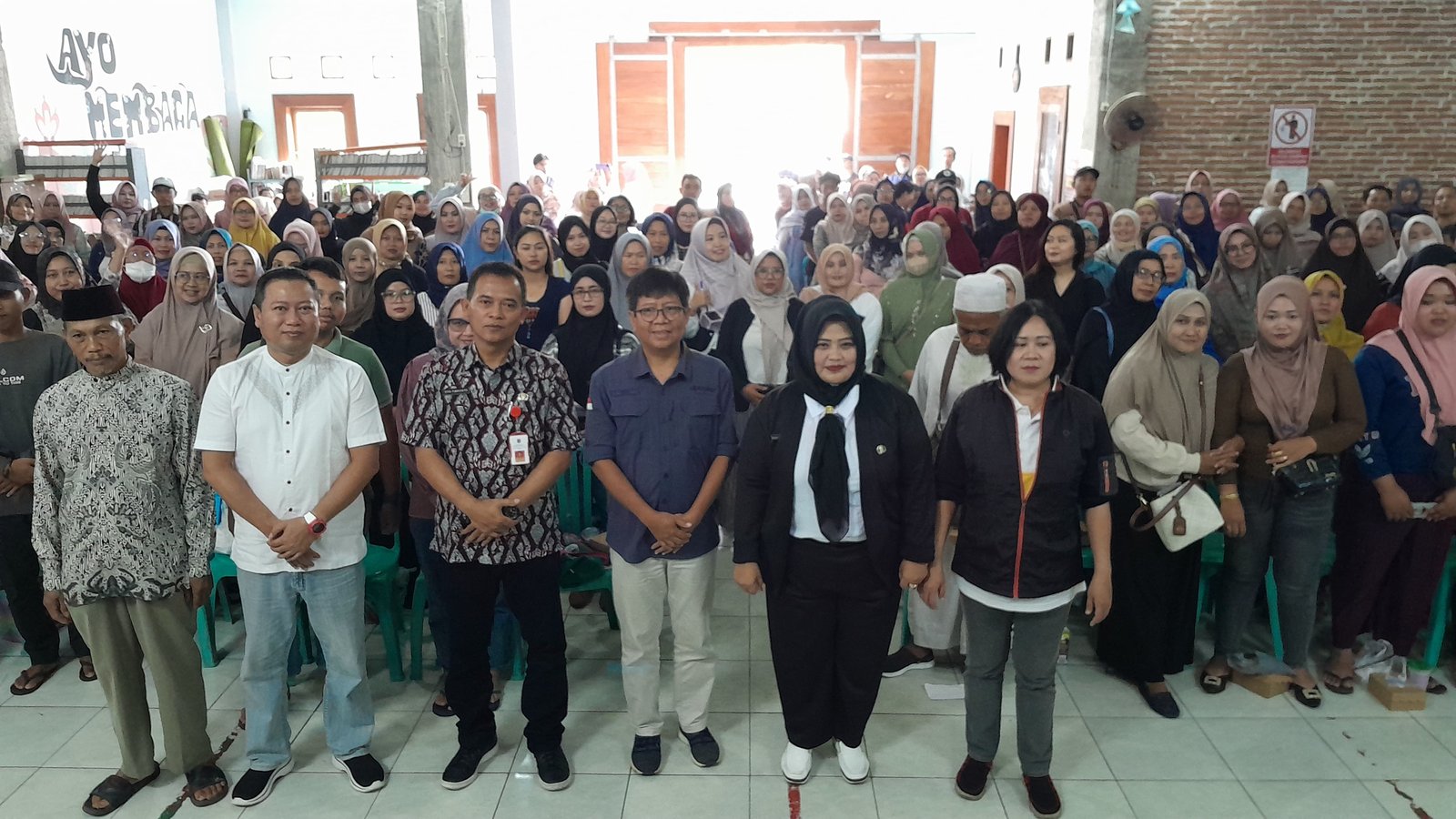 Penyerahan 300 NIB dan Sosialisasi MERK, PIRT, HALAL bagi Pelaku Usaha Kecamatan Dau, Kabupaten Malang, Provinsi Jawa Timur